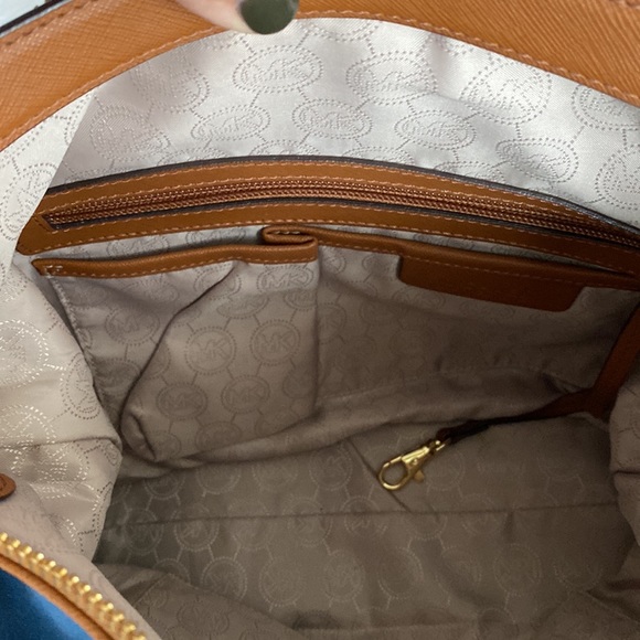 Michael Kors Handbag - Picture 5 of 7